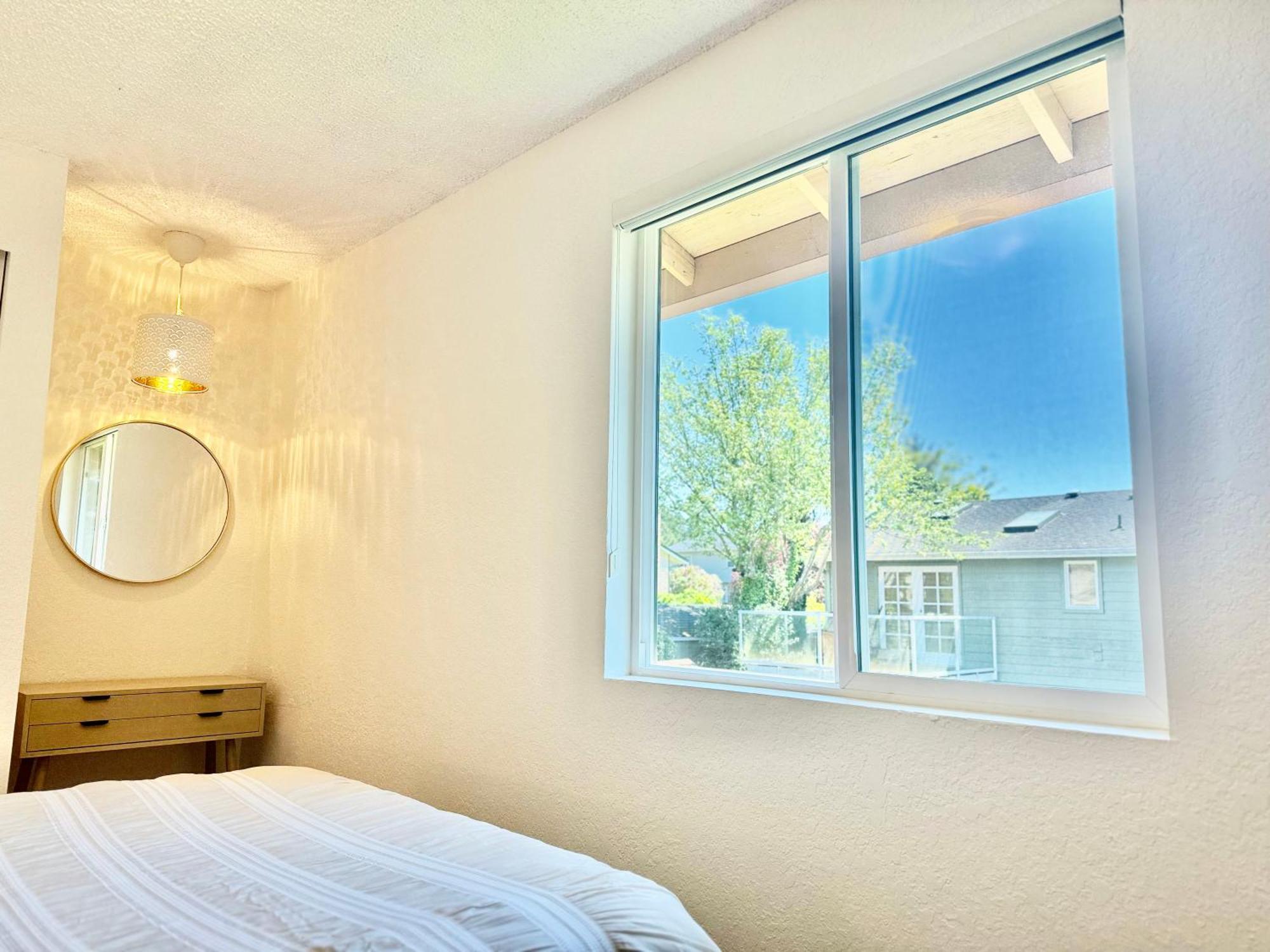 Besa Homestay Near Beach And Seatac Airport - Shared Bathroom With Max 2 Guests Des Moines Eksteriør bilde