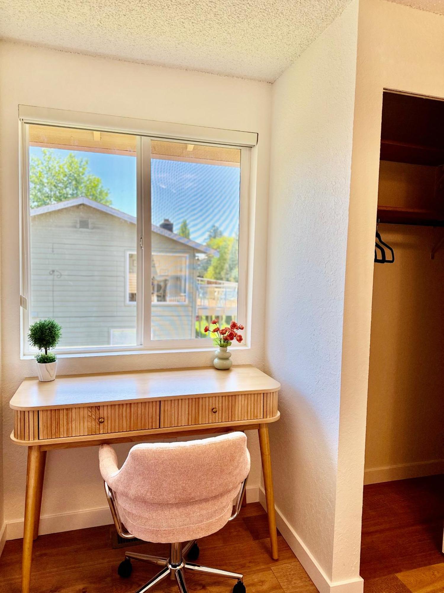 Besa Homestay Near Beach And Seatac Airport - Shared Bathroom With Max 2 Guests Des Moines Eksteriør bilde