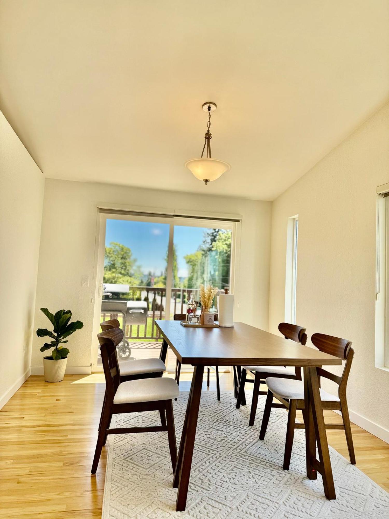 Besa Homestay Near Beach And Seatac Airport - Shared Bathroom With Max 2 Guests Des Moines Eksteriør bilde